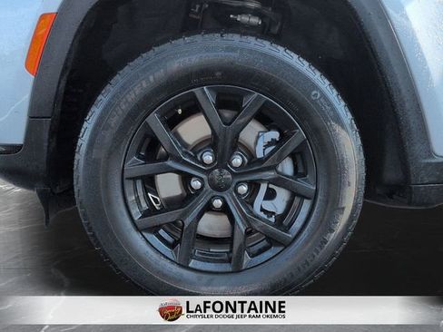 Certified 2024 Jeep Grand Cherokee L Laredo image 31