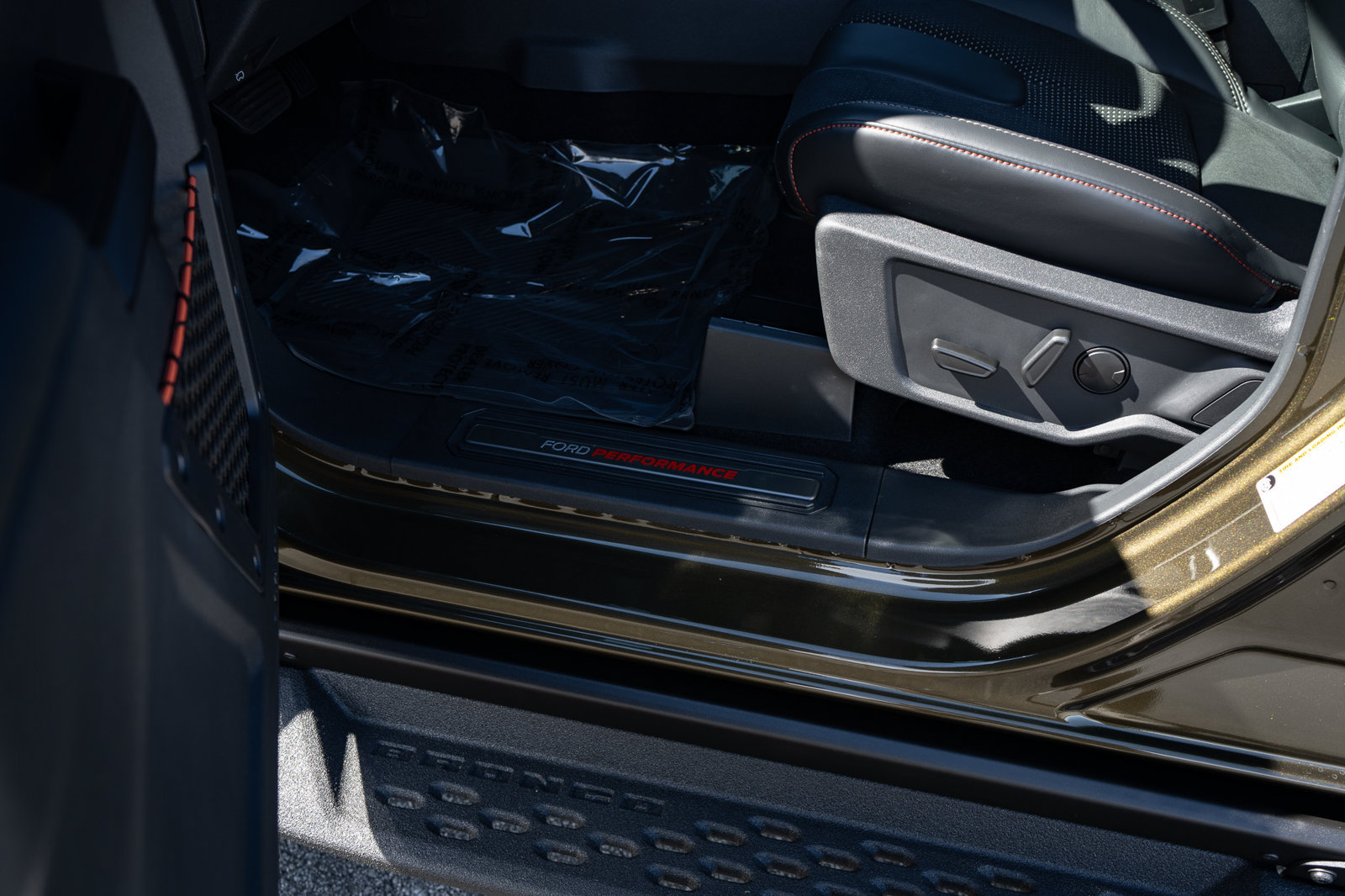 New 2026 Ford Bronco Raptor w/ Interior Carbon Fiber Pack AWD/4WD image 38
