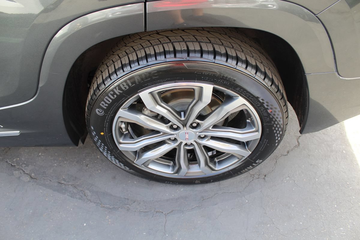 Used 2020 GMC Terrain Denali w/ Denali Premium Package AWD/4WD image 13