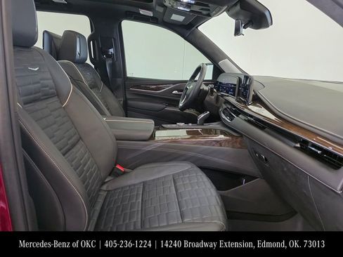 Used 2024 Cadillac Escalade Sport Platinum w/ LPO, ONYX Package image 22