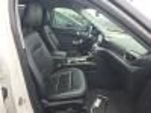 Used 2023 Ford Explorer XLT w/ Equipment Group 202A image 8