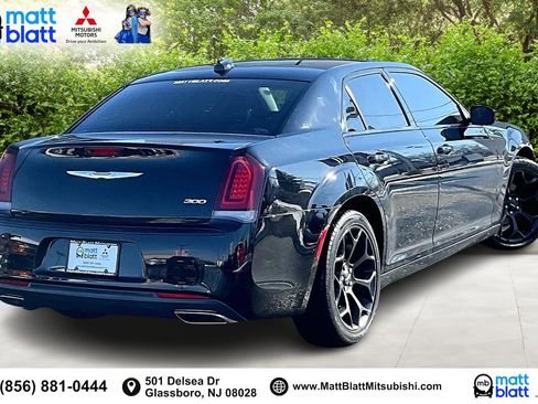 Used 2019 Chrysler 300 Touring w/ Sport Appearance Package image 14