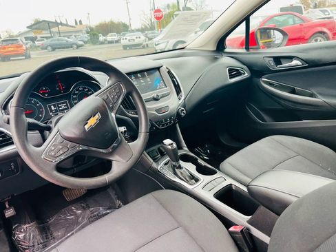 Used 2018 Chevrolet Cruze LT w/ LT Fleet Convenience Package image 13