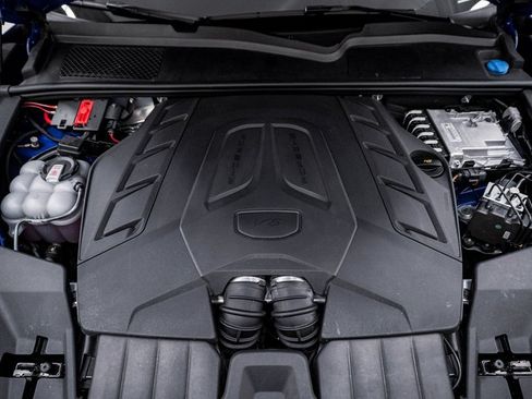 Certified 2025 Porsche Cayenne GTS AWD/4WD image 29
