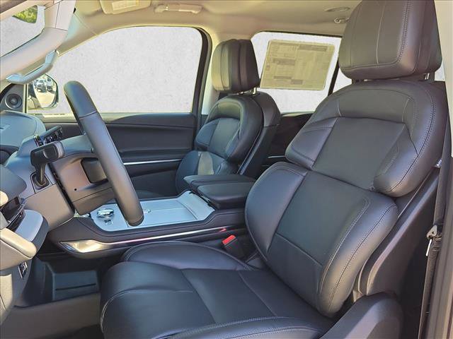 New 2027 Lincoln Navigator Premiere AWD/4WD image 4