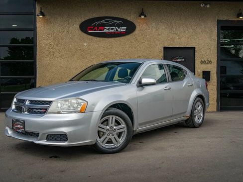 Used 2012 Dodge Avenger SXT FWD image 17