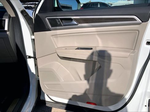 Used 2019 Volkswagen Atlas SEL image 23