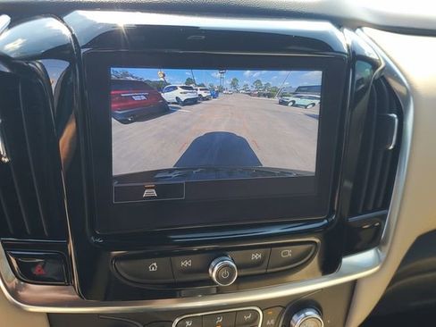 Used 2024 Chevrolet Traverse LT image 27