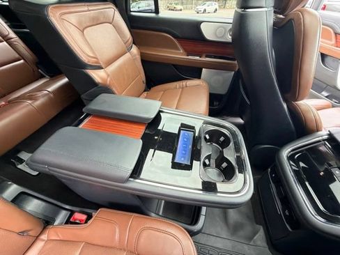 Used 2024 Lincoln Navigator Reserve AWD/4WD image 37