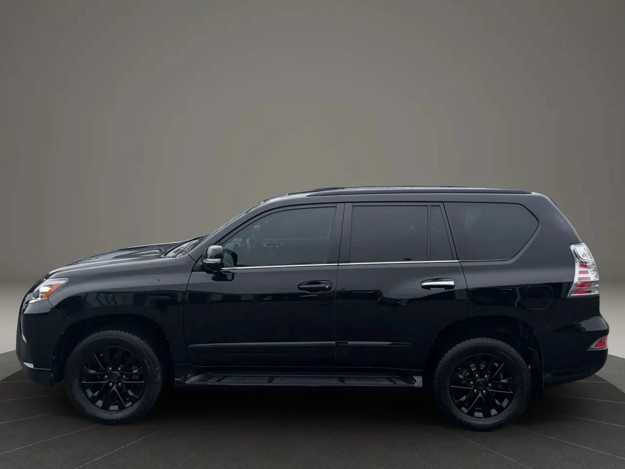 Used 2018 Lexus GX 460 Premium AWD/4WD image 2