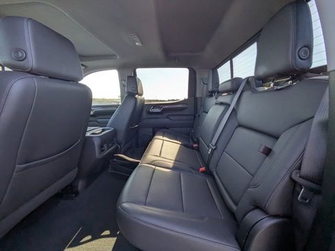 Used 2024 Chevrolet Silverado 1500 LT Trail Boss w/ Convenience Package II image 10