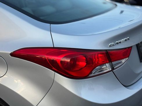 Used 2012 Hyundai Elantra GLS FWD image 12