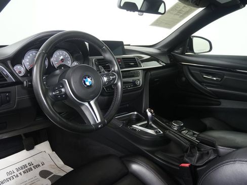 Used 2016 BMW M4 Convertible RWD image 19