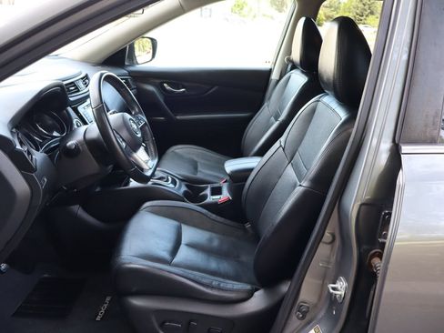 Used 2018 Nissan Rogue SL AWD/4WD image 19