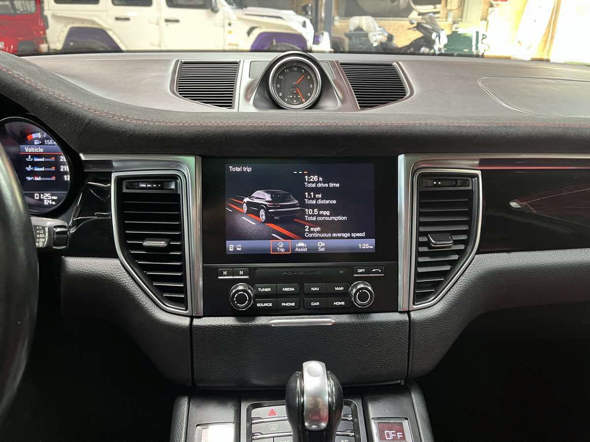 Used 2017 Porsche Macan S AWD/4WD image 18
