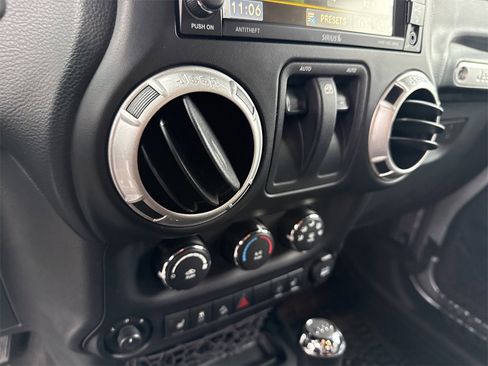 Used 2016 Jeep Wrangler Rubicon image 27