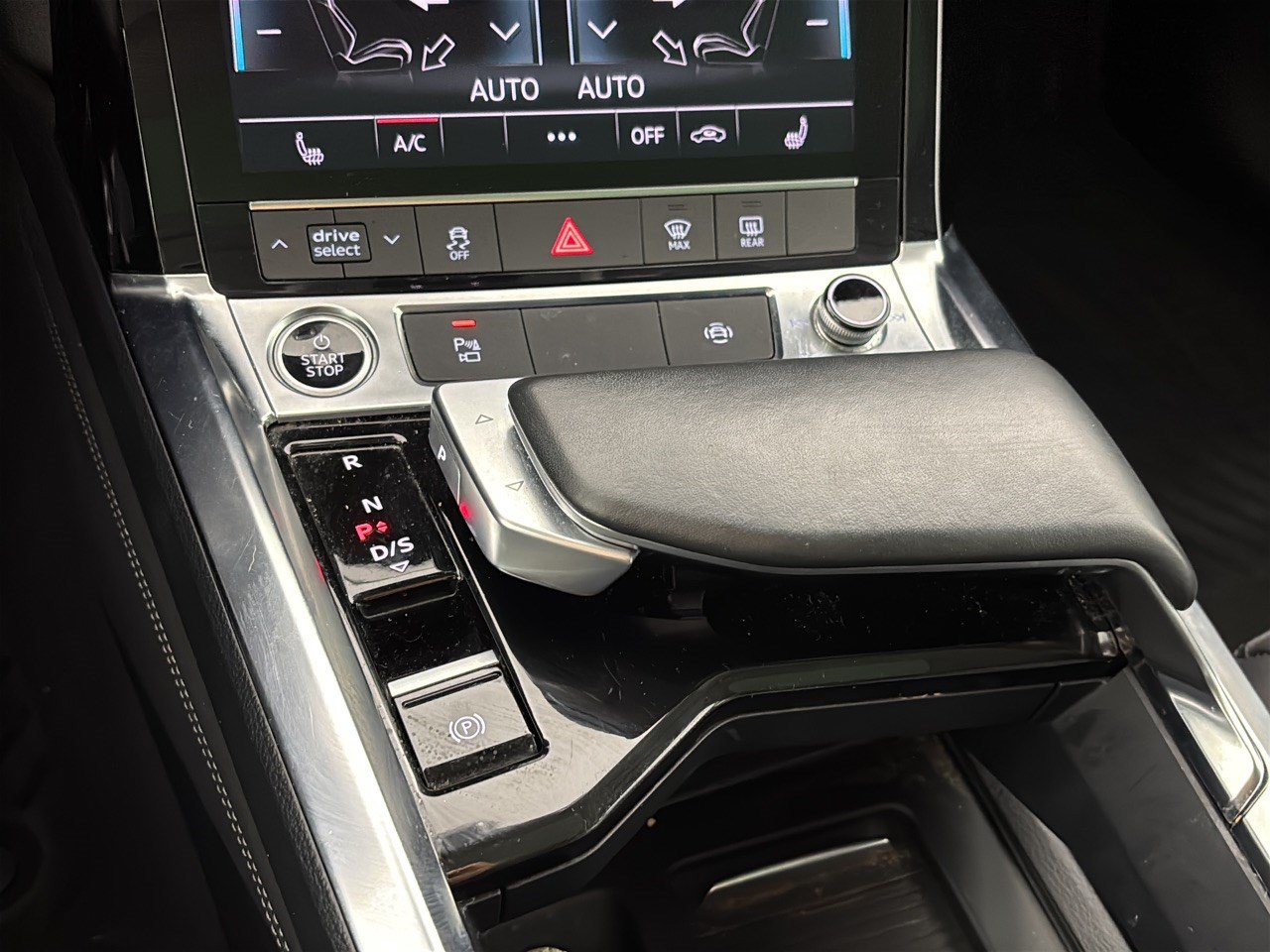 Used 2022 Audi e-tron Premium AWD/4WD image 21