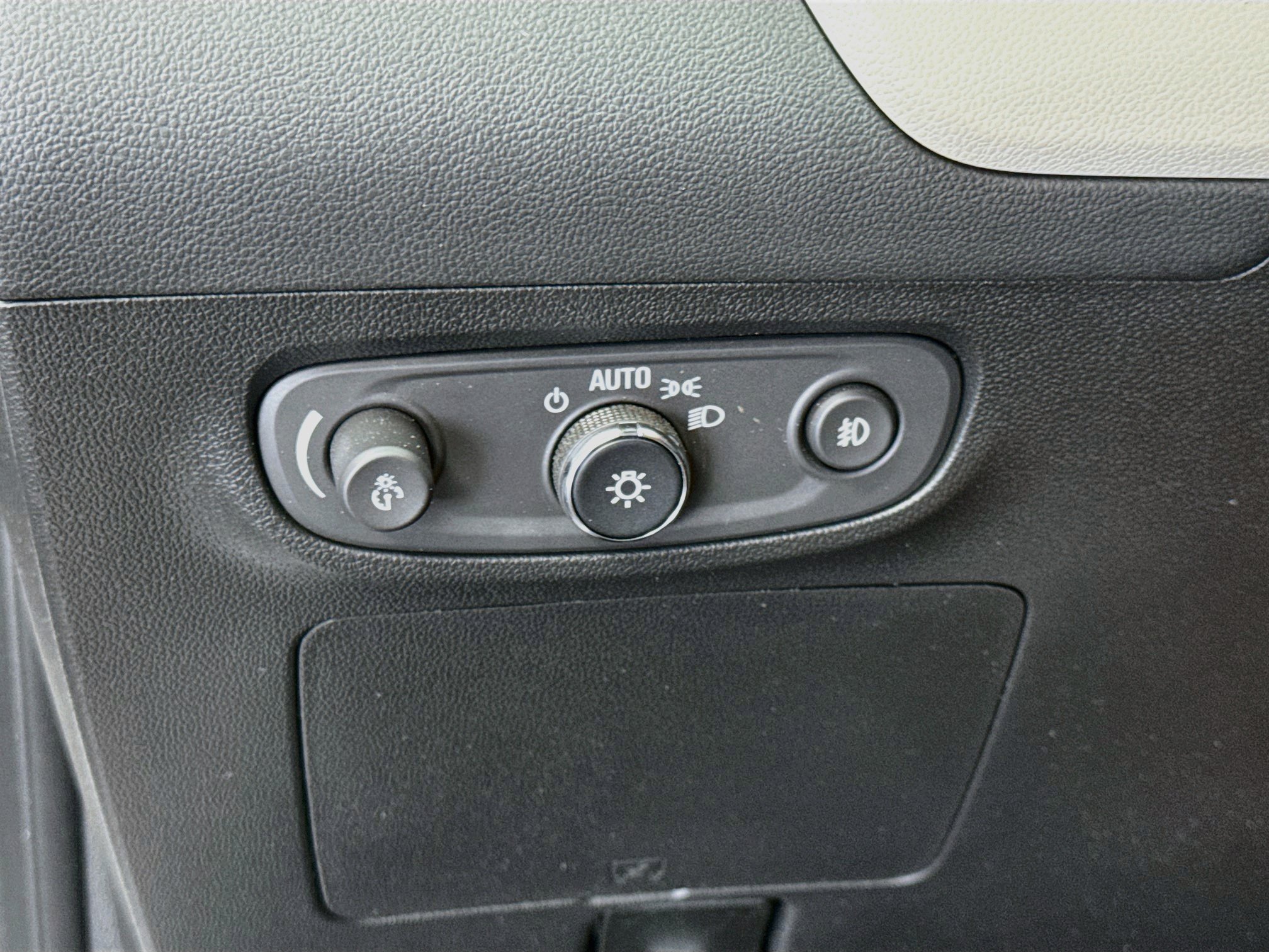 Used 2023 Buick Encore GX Preferred w/ Cold Weather Comfort Package FWD image 16