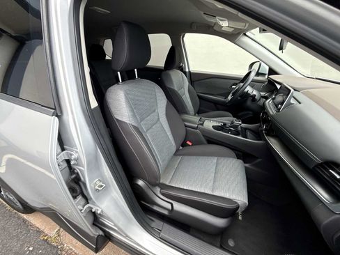 Used 2021 Nissan Rogue SV FWD image 25
