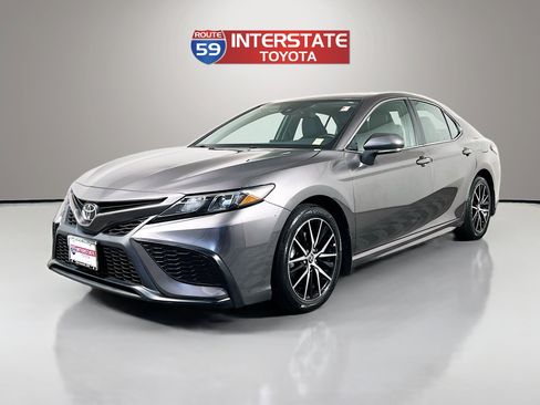 Certified 2023 Toyota Camry SE FWD image 3
