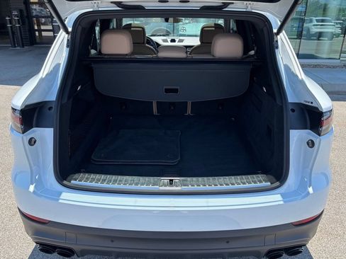 Certified 2023 Porsche Cayenne S Platinum AWD/4WD image 10