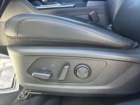 Used 2025 Kia Sportage EX image 12