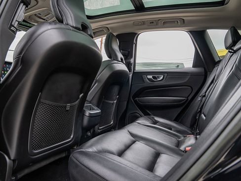 Used 2023 Volvo XC60 B5 Plus w/ Climate Package image 18