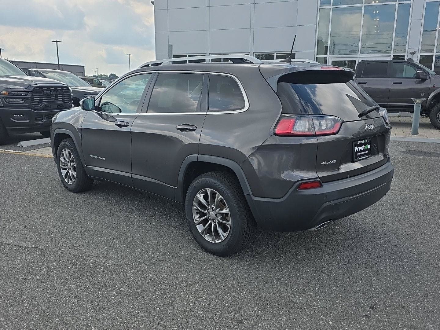 Used 2021 Jeep Cherokee Latitude Lux AWD/4WD image 9