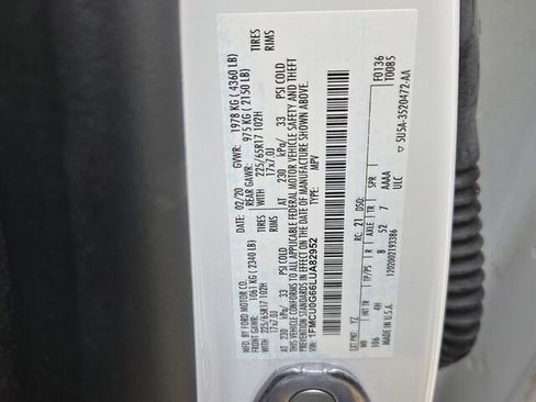 Used 2020 Ford Escape SE image 7