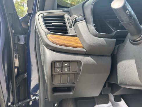 Used 2018 Honda CR-V Touring image 31