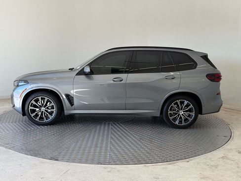 Used 2024 BMW X5 xDrive40i w/ M Sport Package AWD/4WD image 2