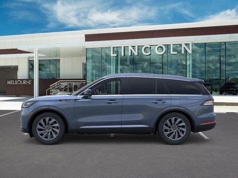 New 2026 Lincoln Aviator AWD image 3