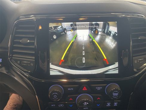 Used 2022 Jeep Grand Cherokee Laredo X image 23