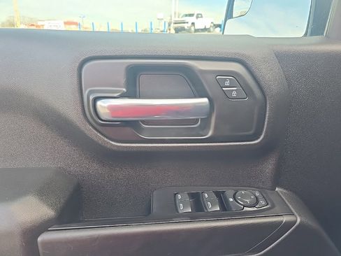 Used 2019 Chevrolet Silverado 1500 Custom w/ Custom Value Package image 13