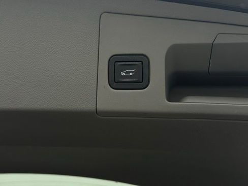 Used 2018 Cadillac XT5 Premium Luxury image 12