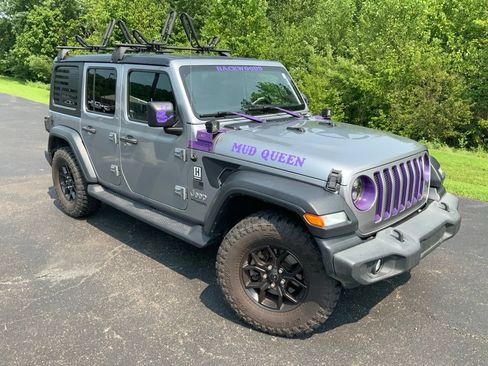 Used 2020 Jeep Wrangler Unlimited Sport AWD/4WD image 2