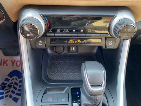 Used 2025 Toyota RAV4 XLE Premium image 25