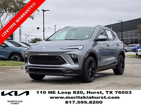 Used 2024 Buick Encore GX Sport Touring image 2