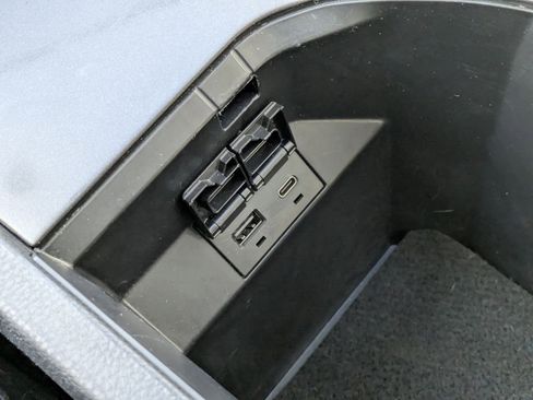 Used 2023 Toyota Camry SE image 24