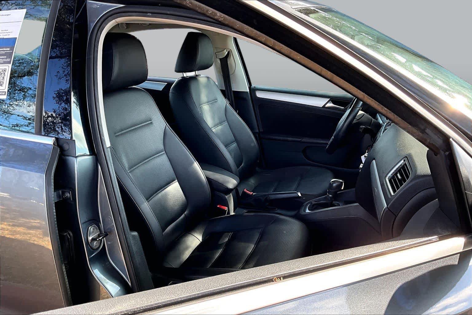 Used 2013 Volkswagen Jetta SE FWD image 9