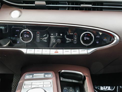 Used 2023 Genesis GV70 2.5T w/ Advanced Package image 14