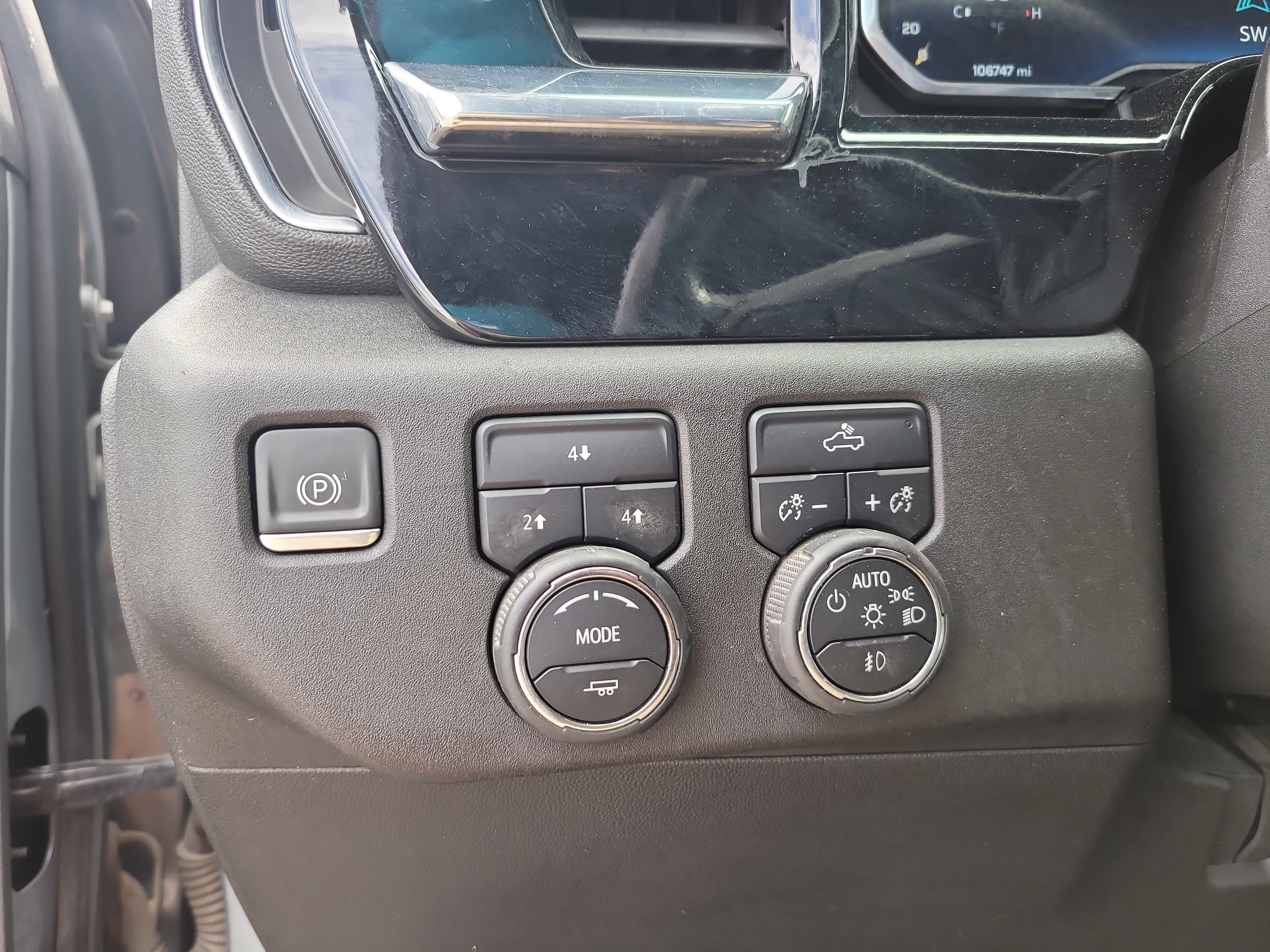 Used 2024 Chevrolet Silverado 2500 LT AWD/4WD image 31