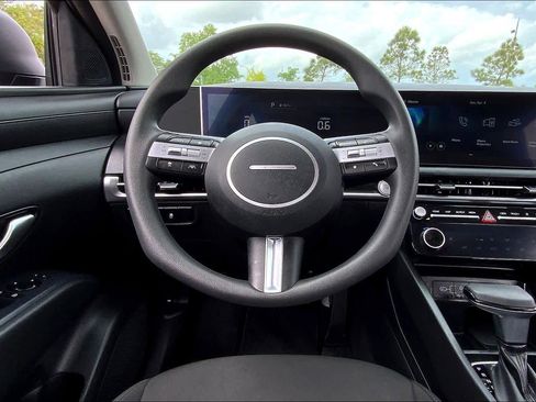 Used 2025 Hyundai Tucson SEL image 6