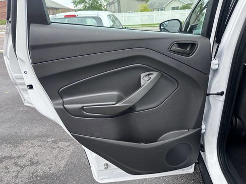 Used 2019 Ford Escape S image 17