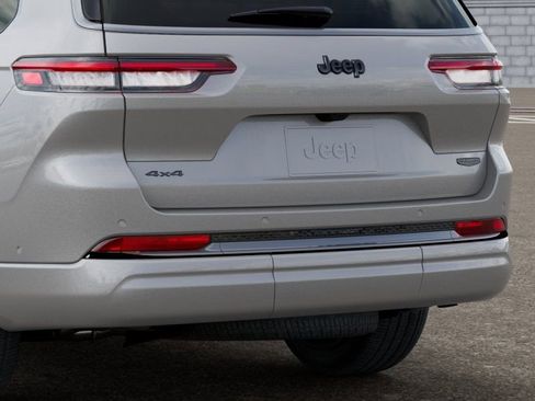 New 2026 Jeep Grand Cherokee L Summit AWD/4WD image 13