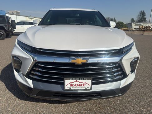 Used 2025 Chevrolet Blazer Premier image 3