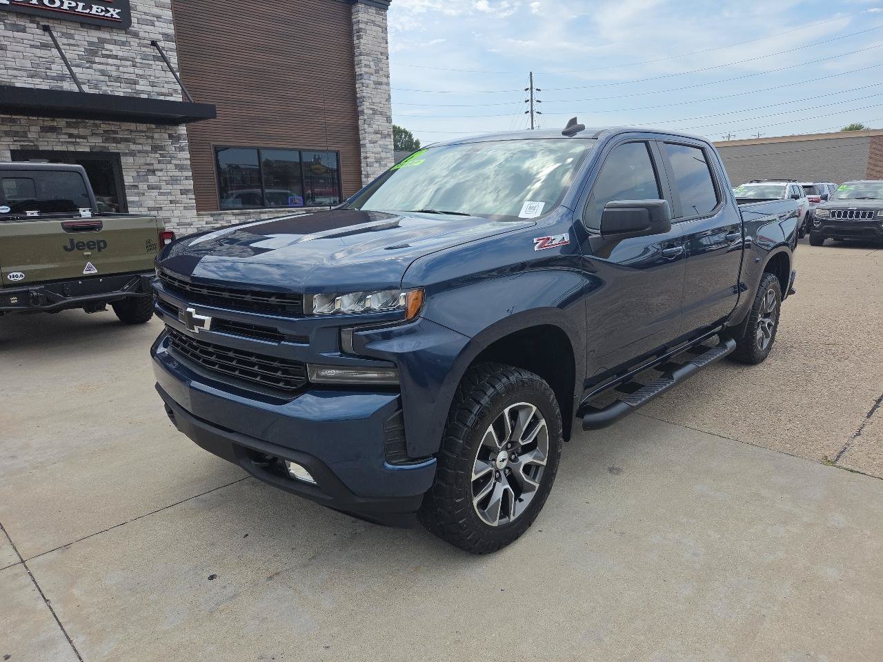 Used 2019 Chevrolet Silverado 1500 RST w/ All-Star Edition AWD/4WD image 2