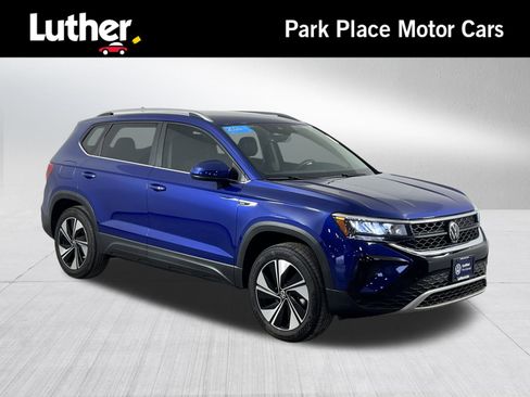 Used 2024 Volkswagen Taos SE image 1