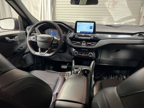 Used 2025 Ford Escape ST-Line AWD/4WD image 12
