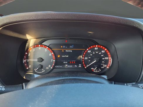 Used 2024 Nissan Frontier PRO-4X image 22